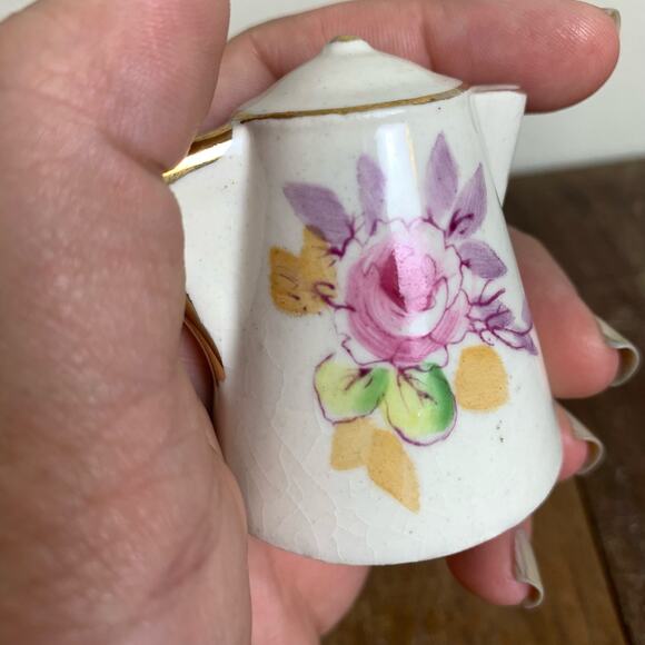Vintage Japan Floral & Gold kettle Coffee Pot Salt & Pepper Shakers - Picture 7 of 7